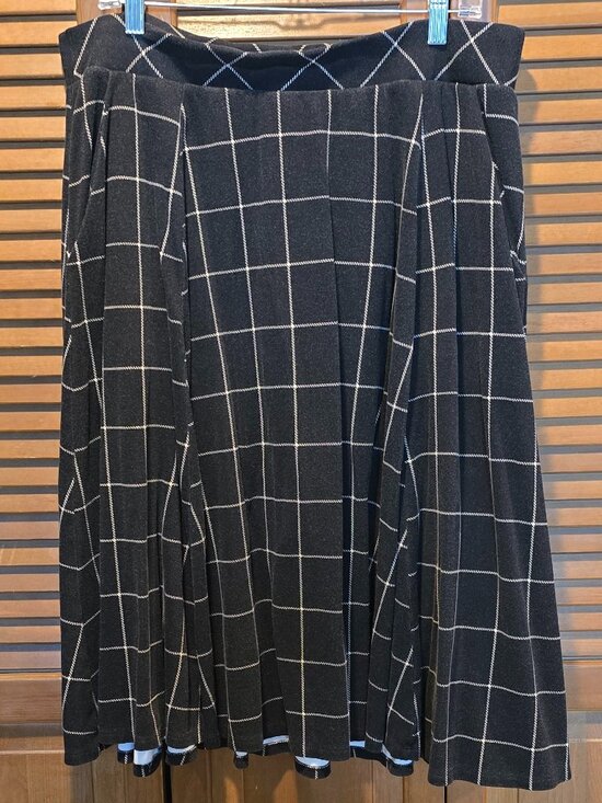 torrid Dresses & Skirts - 🖤 Torrid Black & White Windowpane Grid Print Maxi Skirt 🖤